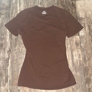 SKIMS Chocolate Brown Short Sleeve Tee